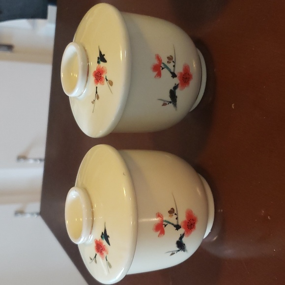 Vintage Japanese Bowls with Lids - Picture 3 of 10